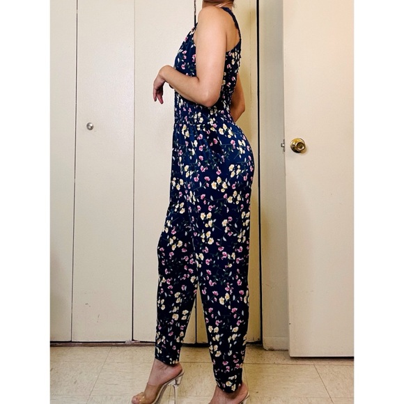 Floral Sleeveless Jumpsuit with Back Embroidery Detail NEW Small - Picture 5 of 10